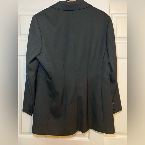 Ted Baker Ariaal Blazer
Size 6
New with tags - Picture 2 of 6